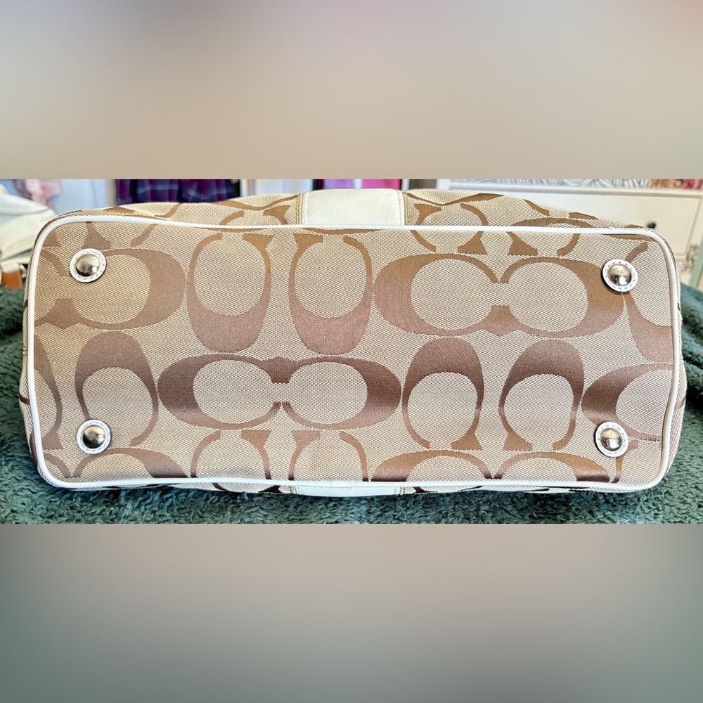 Authentic Coach Kisslock Tan Brown Beige Signature Carryall Shoulder Bag - Picture 8 of 8